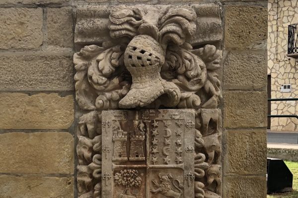 escudo-plazaF19B1894-E2B9-4E5A-2C64-3AB51056C967.jpg